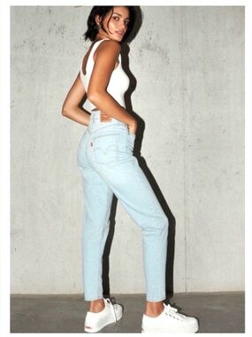 Levi’s High Rise Taper Jeans